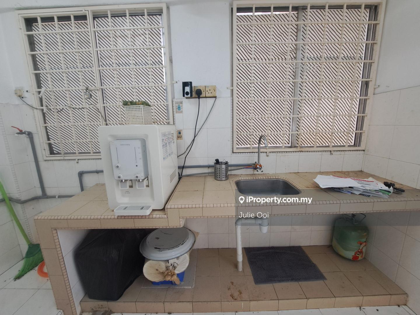 Apartment for Sale in Iris Apartment by Julie Ooi - iProperty.com.my