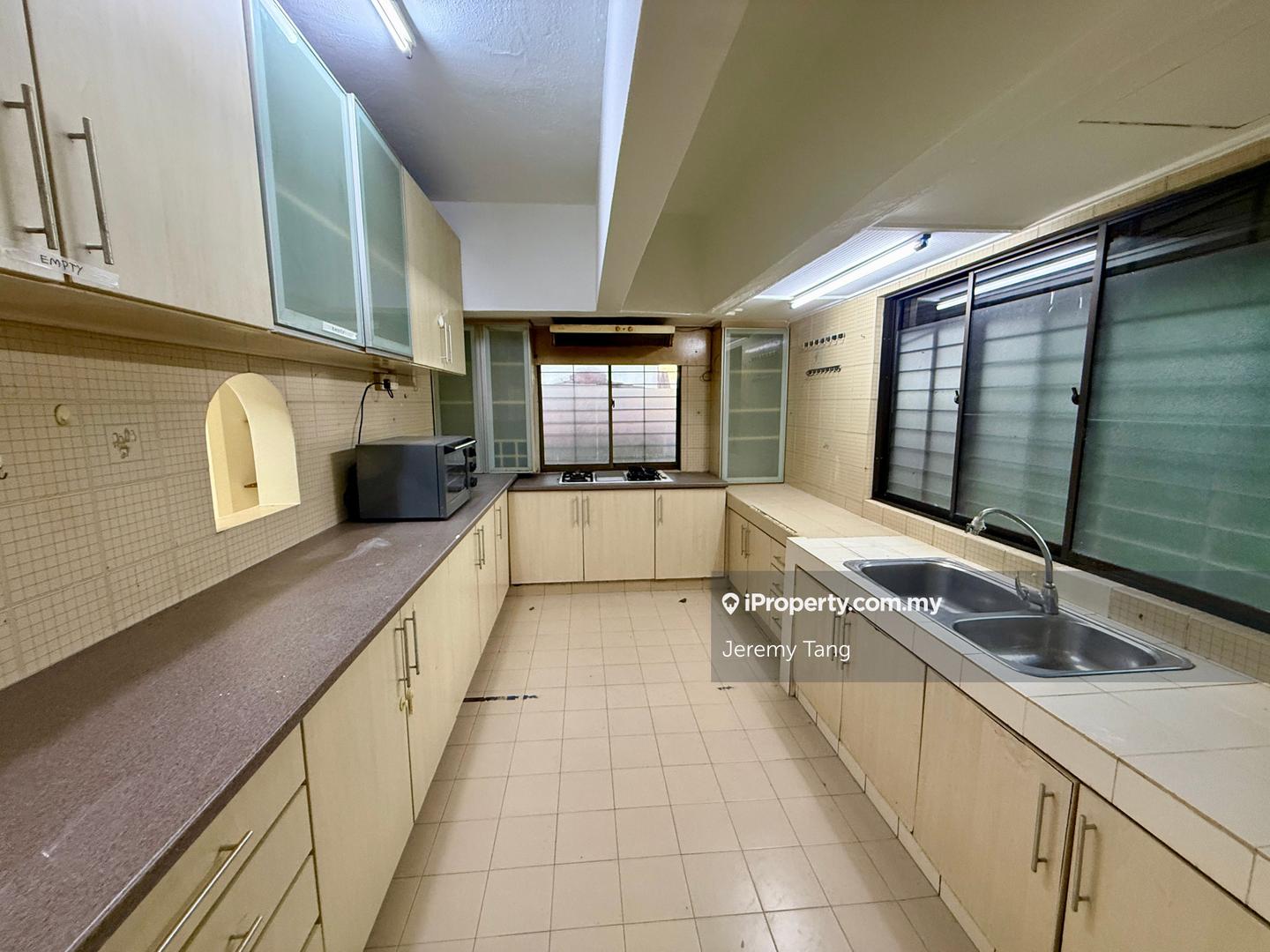 Banglo untuk Dijual di 2-storey Bungalow on Squarish Flat Land, Bangsar oleh Jeremy Tang - iProperty.com.my