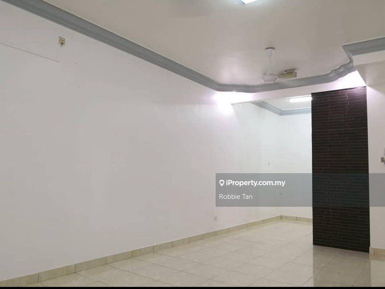 Rumah Berangkai 2 Tingkat untuk Dijual di Taman Austin Perdana, Tebrau oleh Robbie Tan - iProperty.com.my