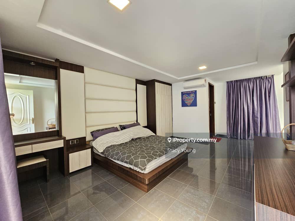 Bungalow House for Sale in Kajang Country Heights, Kajang by Stacy Young - iProperty.com.my