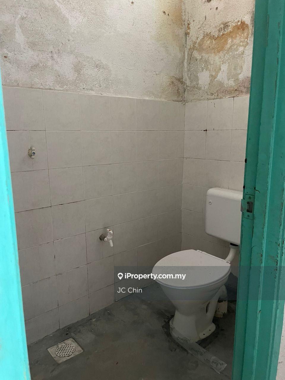 Kilang Teres untuk Dijual di Nilai 3, Nilai oleh JC Chin - iProperty.com.my