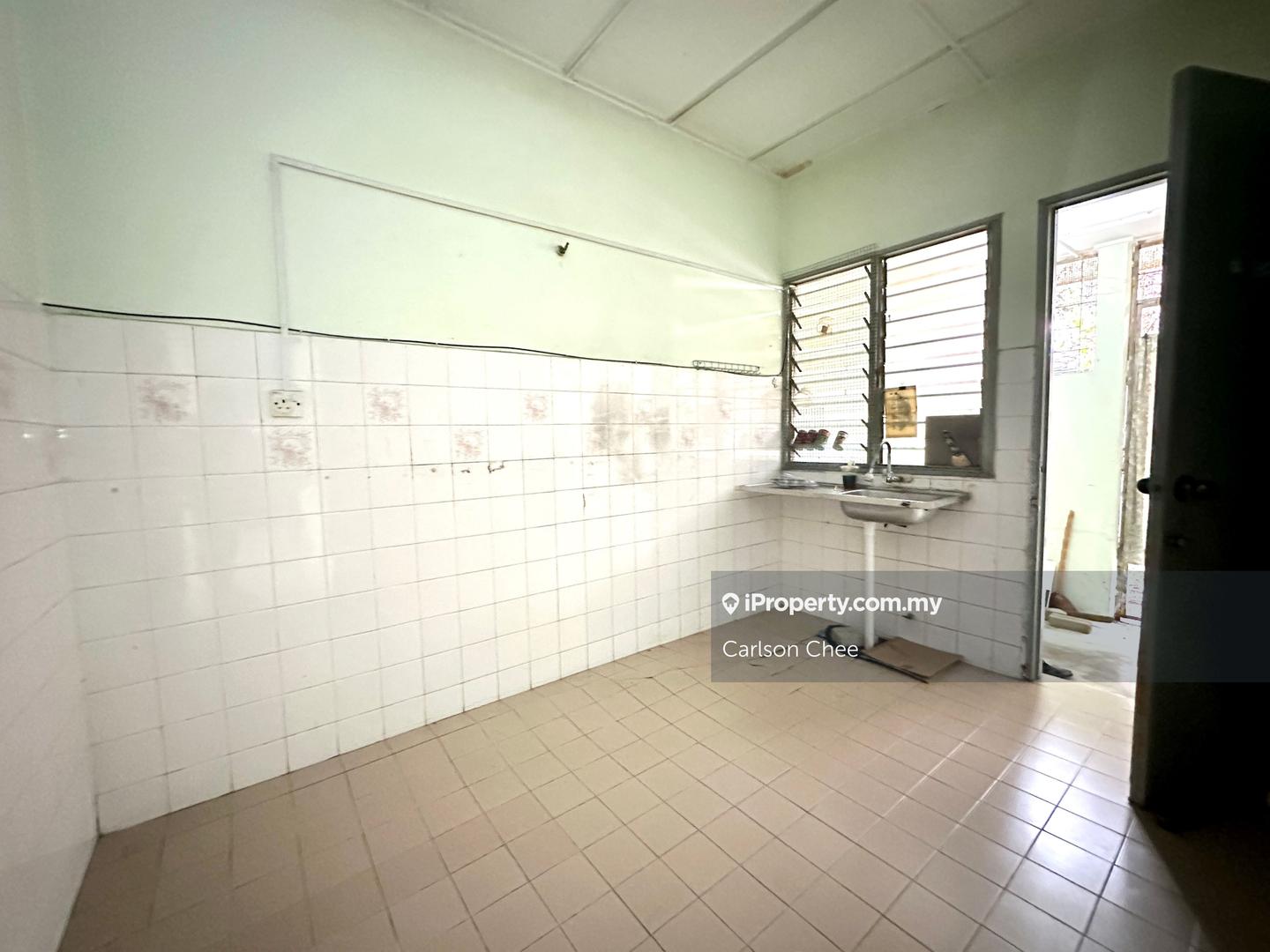 Rumah Berangkai 1.5 Tingkat untuk Dijual di Usj 2, Subang Jaya oleh Carlson Chee - iProperty.com.my