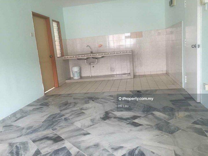 Pangsapuri untuk Dijual di Putra Permai Block C oleh Hl Lau - iProperty.com.my