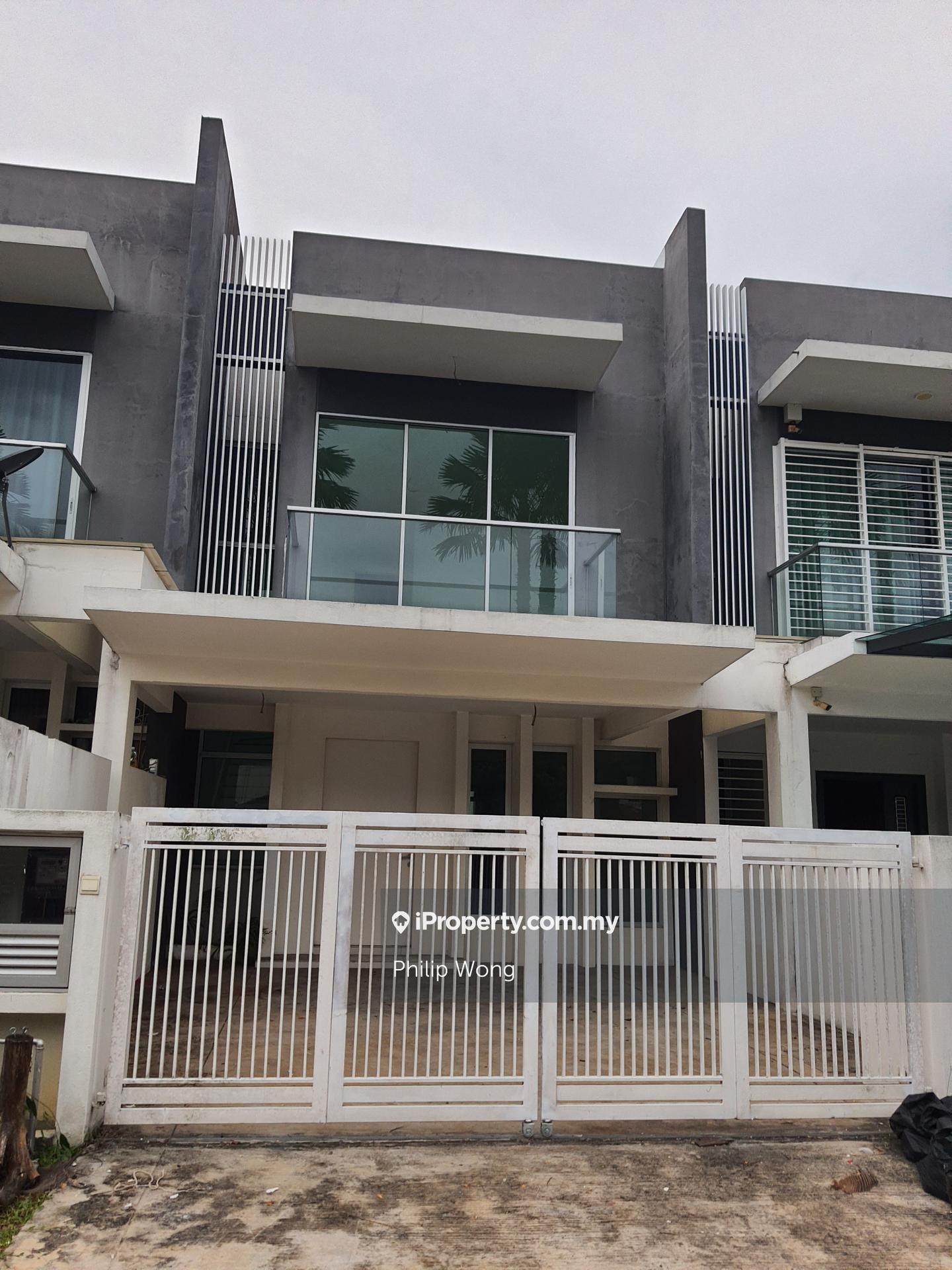 Rumah Berangkai 2 Tingkat untuk Dijual di Taman Lestari Putra, Seri Kembangan oleh Philip Wong - iProperty.com.my
