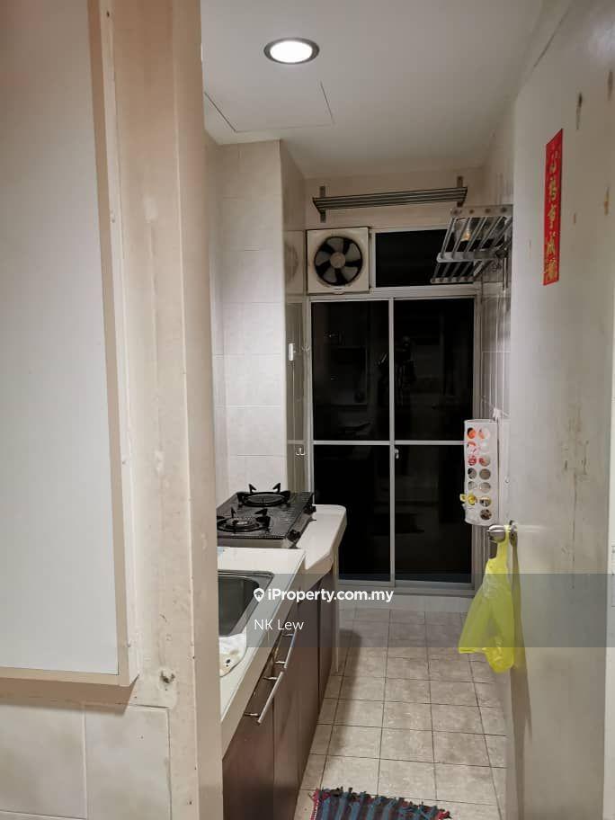 Apartment for Sale in Puteri Bayu Apartment by NK Lew - iProperty.com.my