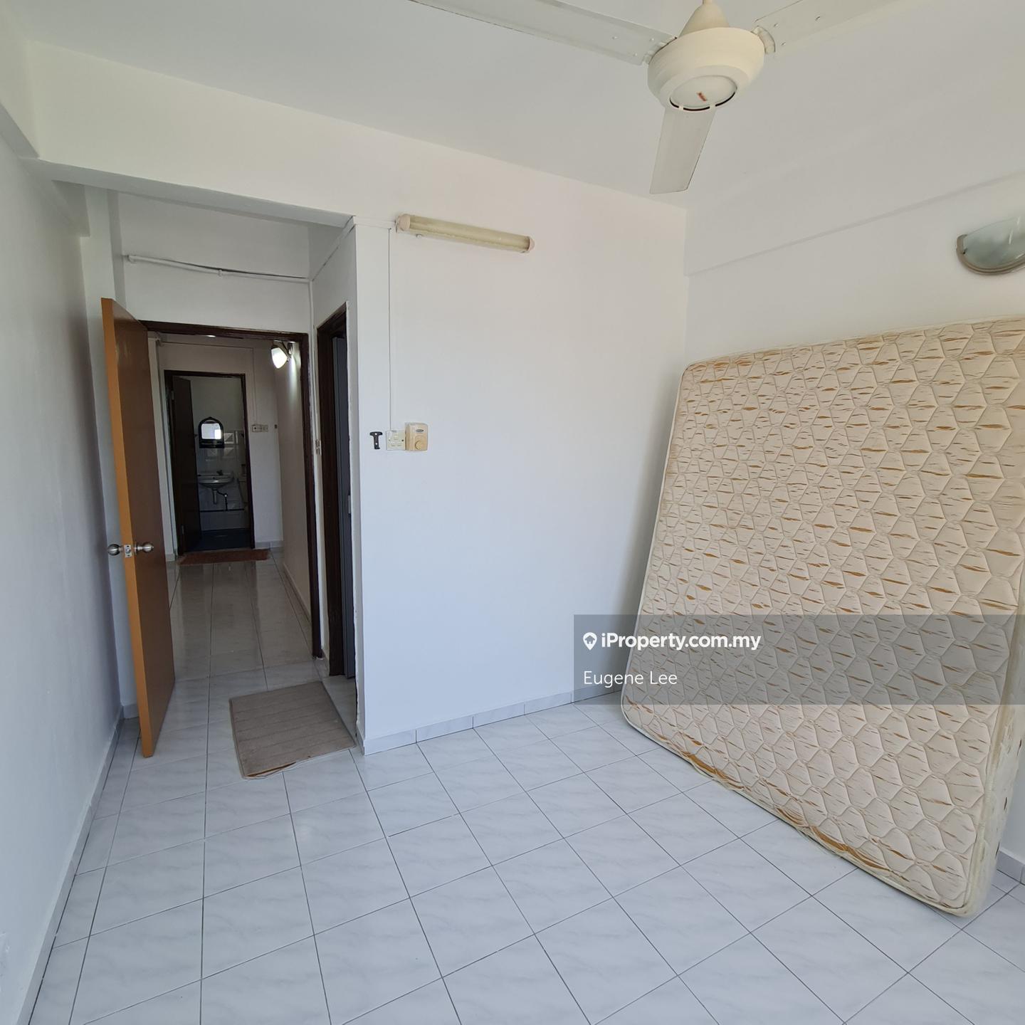 Condominium for Sale in Azuria Condominium by Eugene Lee - iProperty.com.my