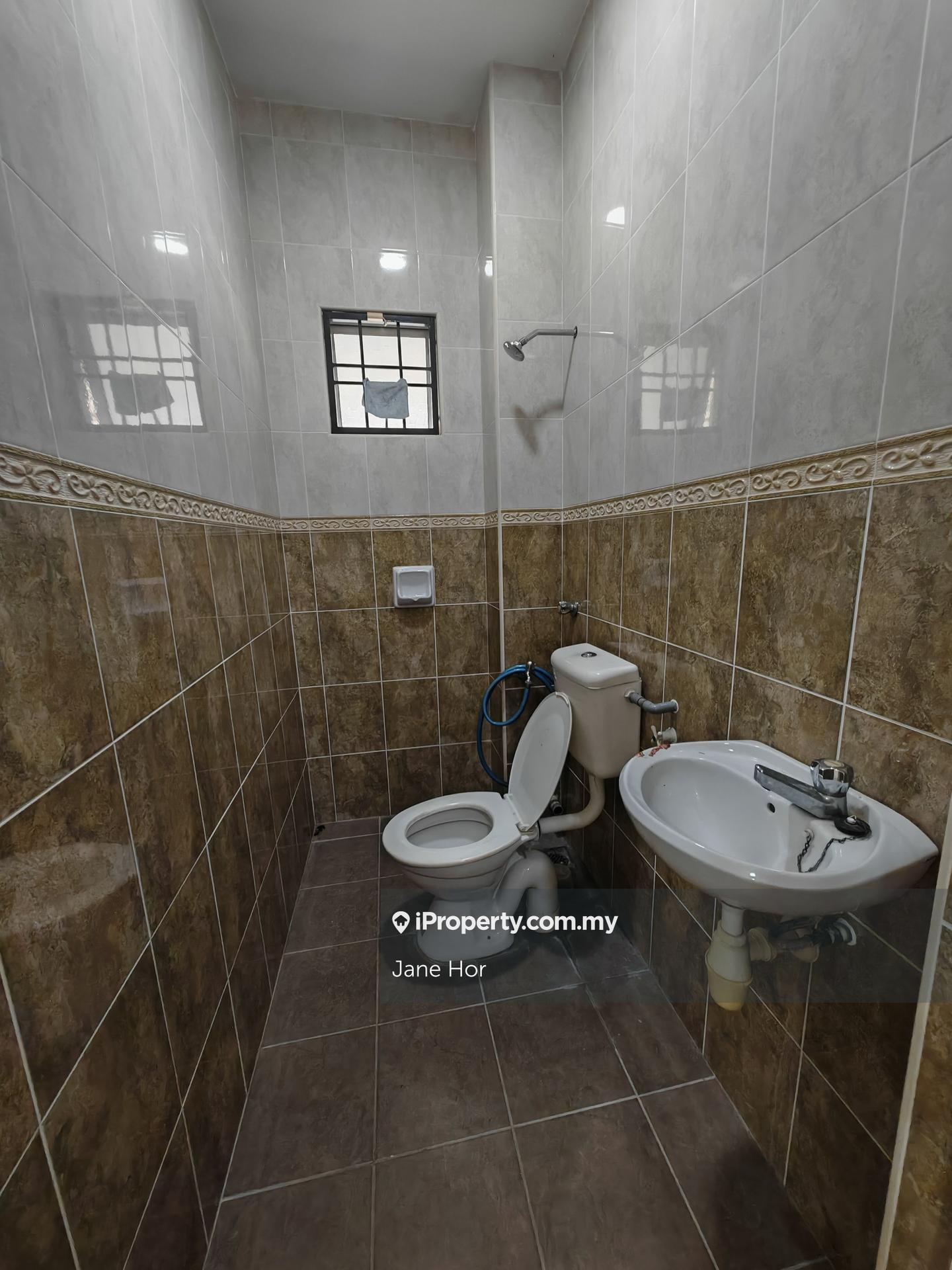 2-storey Terraced House for Sale in Taman Lestari Putra, Seri Kembangan by Jane Hor - iProperty.com.my