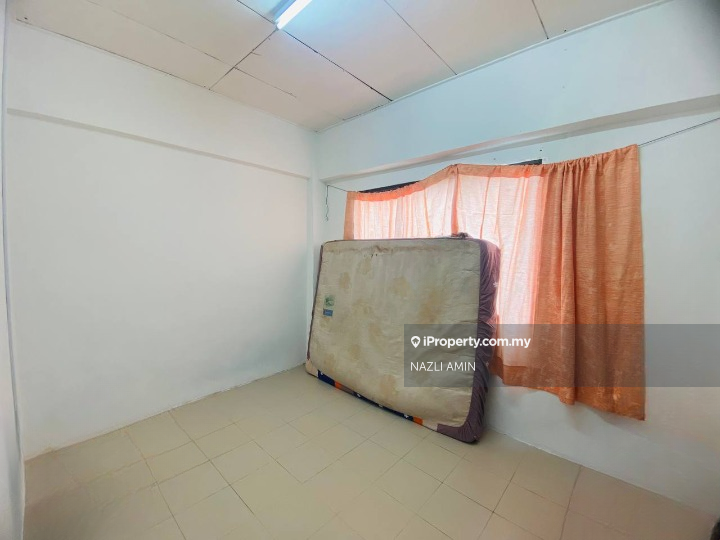 Pangsapuri untuk Dijual di Saujana Ria / Sri Saujana oleh NAZLI AMIN - iProperty.com.my