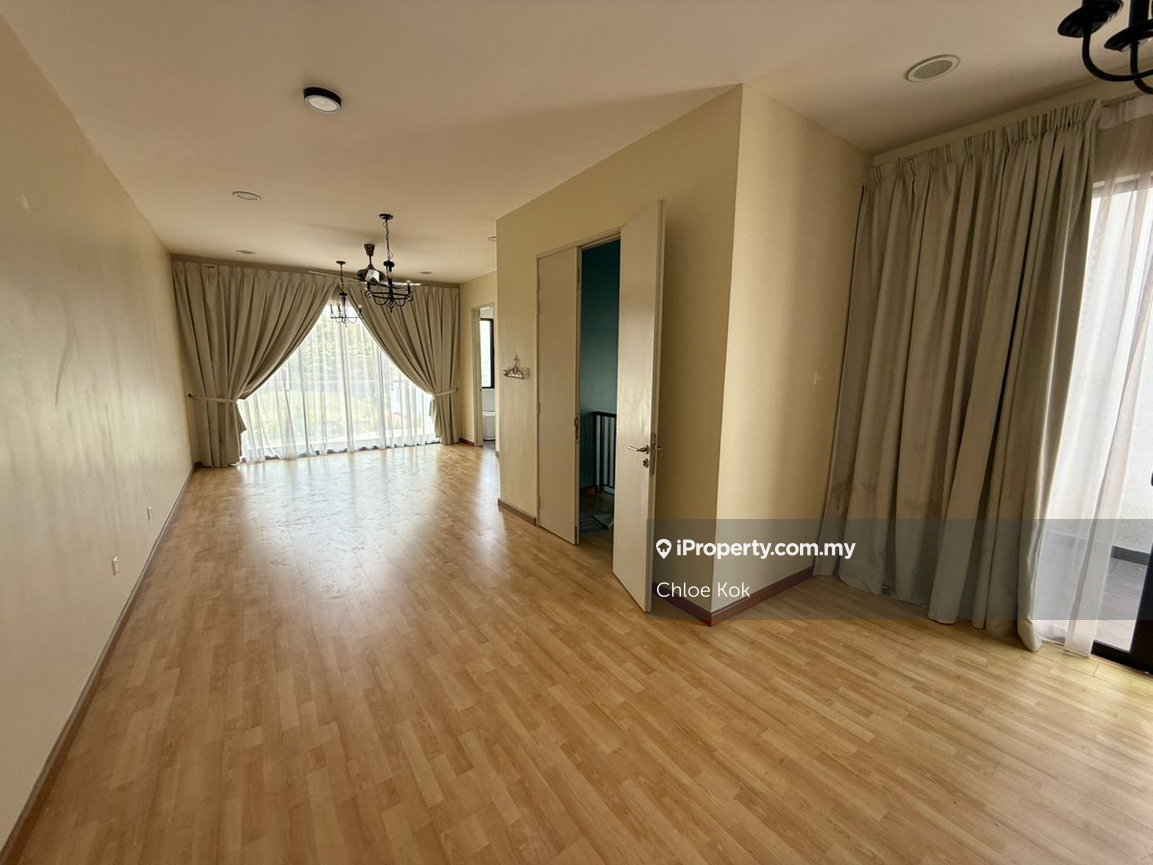 Rumah Berangkai 3 Tingkat untuk Dijual di Taman Anggun 3, Rawang oleh Chloe Kok - iProperty.com.my