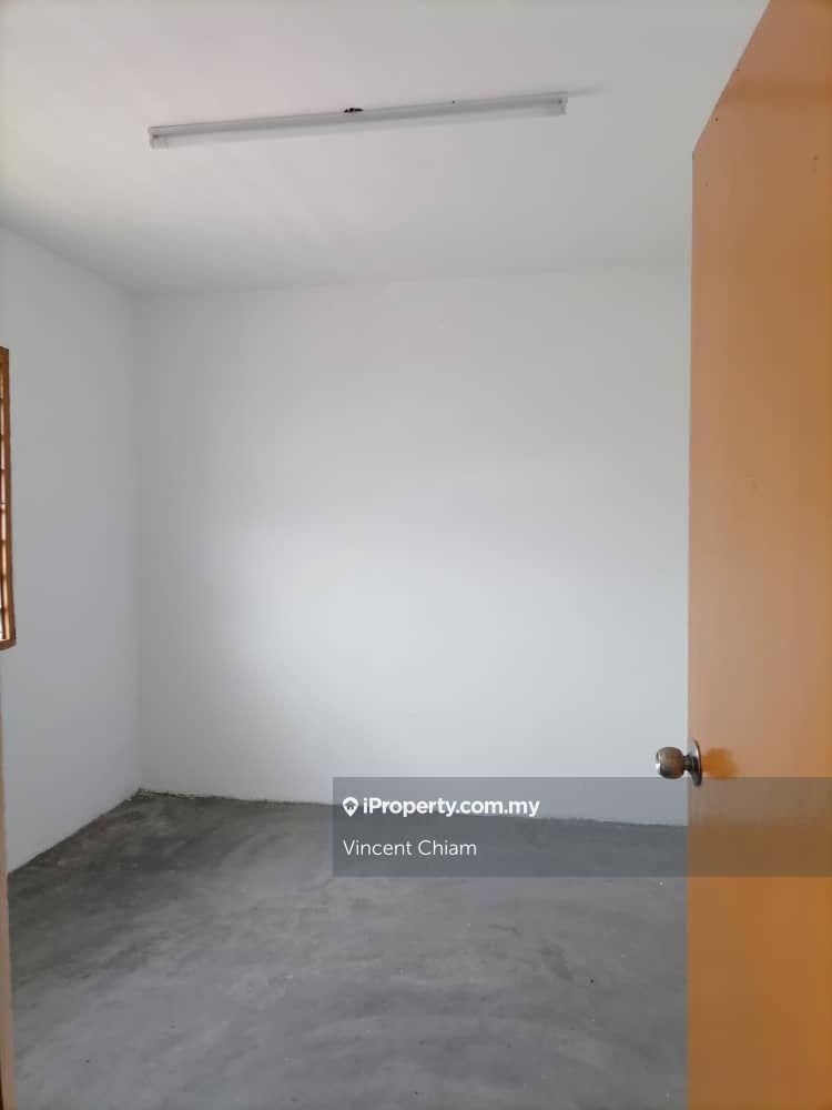 Rumah Pangsa untuk Dijual di Lestari Apartment oleh Vincent Chiam - iProperty.com.my