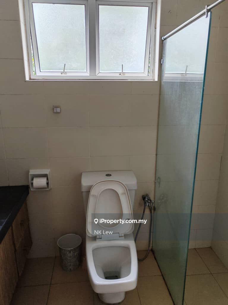 Condominium for Sale in Bayan Villa, Seri Kembangan by NK Lew - iProperty.com.my