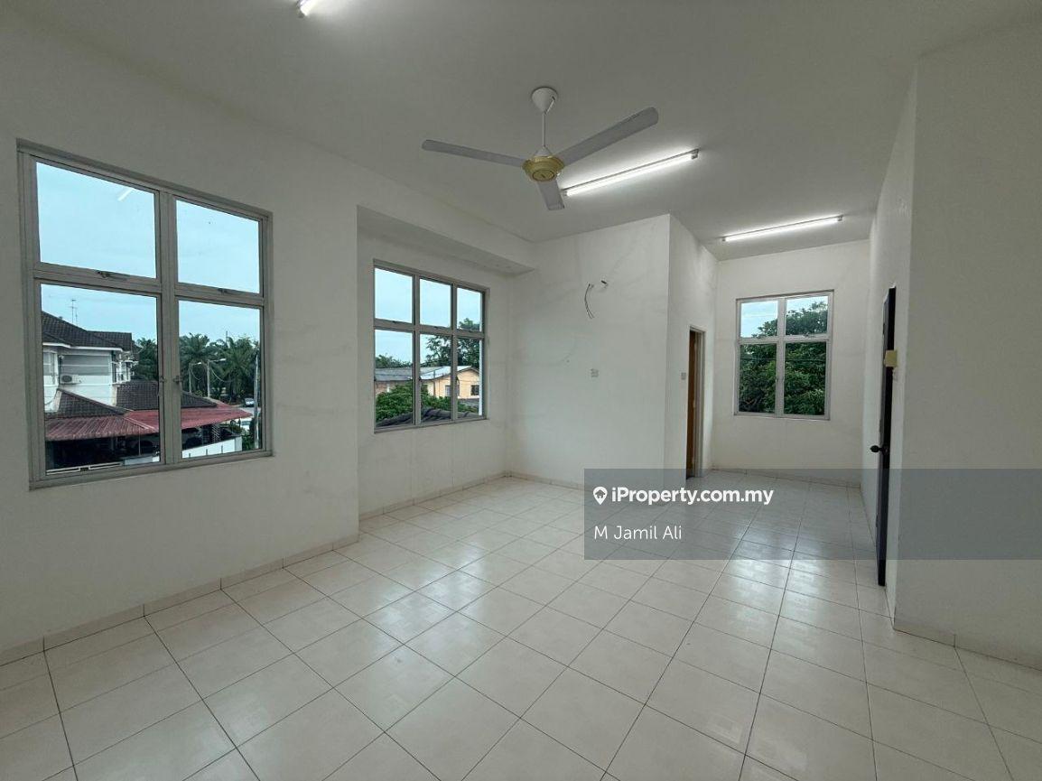 Semi-Detached House for Sale in Taman Mutiara, Parit Sulong by M Jamil Ali - iProperty.com.my
