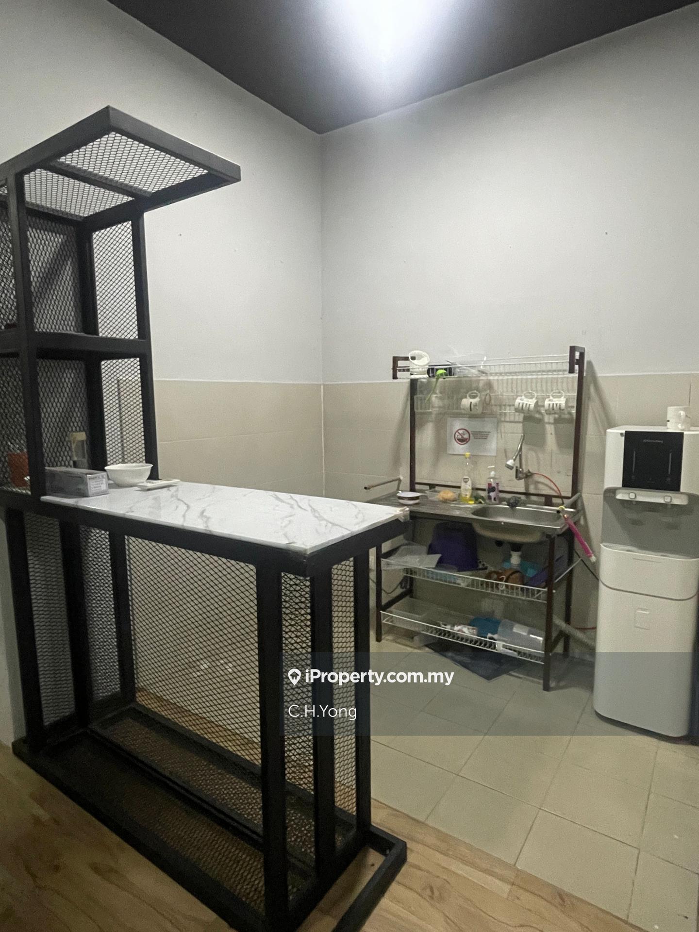 Pejabat untuk Disewa di Bandar Putra Permai, Seri Kembangan oleh C.H.Yong - iProperty.com.my