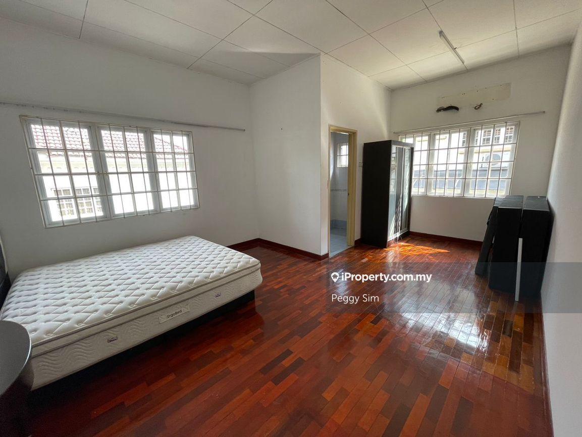 Rumah Berkembar untuk Dijual di Bandar Puteri Puchong, Puchong oleh Peggy Sim - iProperty.com.my
