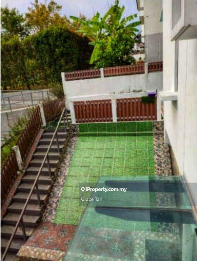 Rumah Berkembar untuk Dijual di Taman Equine, Seri Kembangan oleh Grace Tan - iProperty.com.my