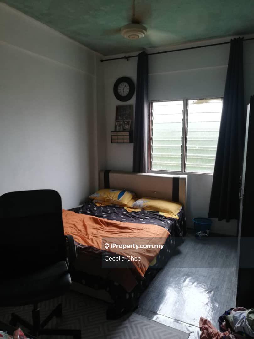 Rumah Pangsa untuk Dijual di Puchong Utama Court 1 oleh Cecelia Chee - iProperty.com.my