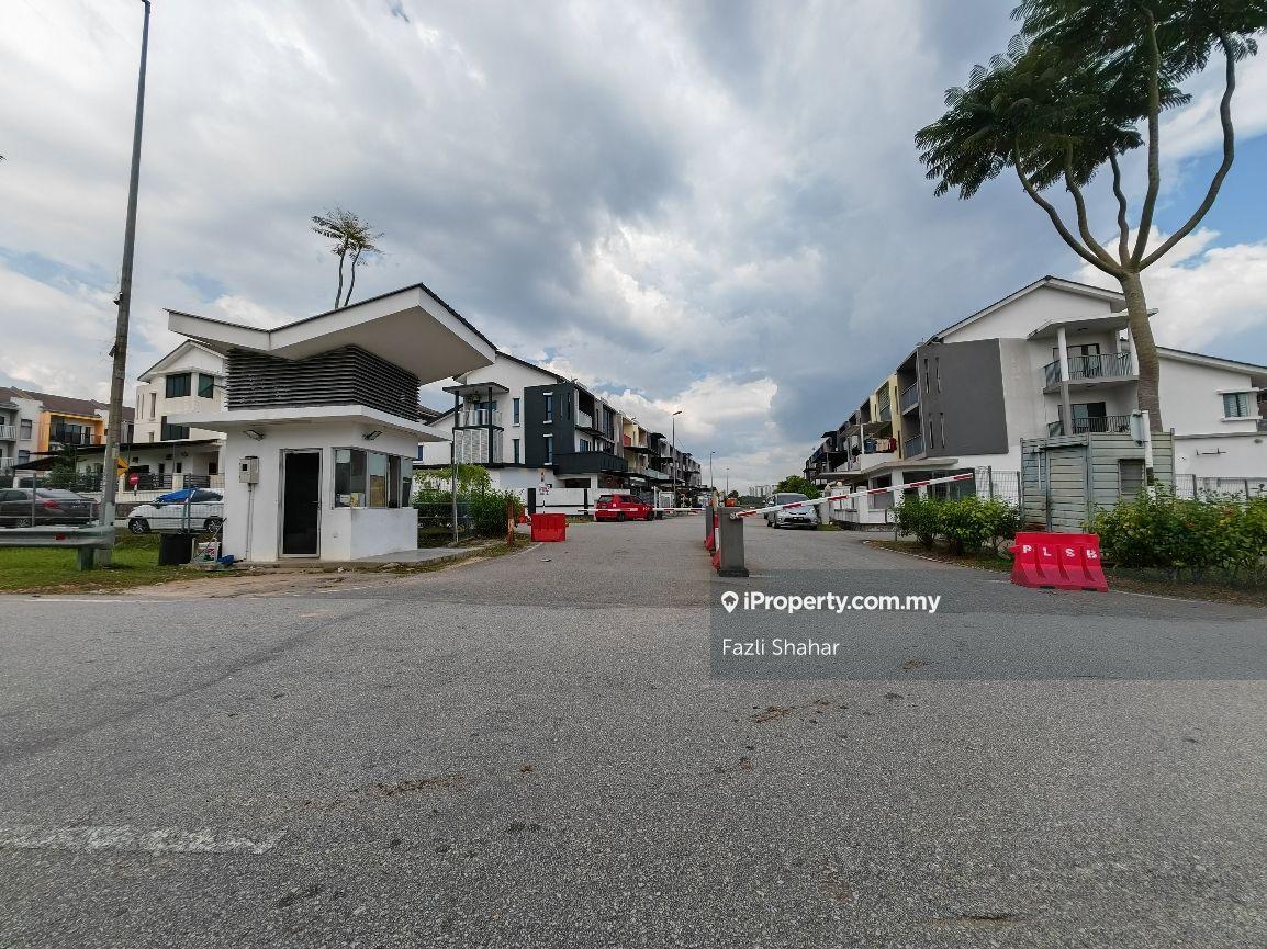 Rumah Berangkai 2.5 Tingkat untuk Dijual di Abadi Heights, Puchong oleh Fazli Shahar - iProperty.com.my