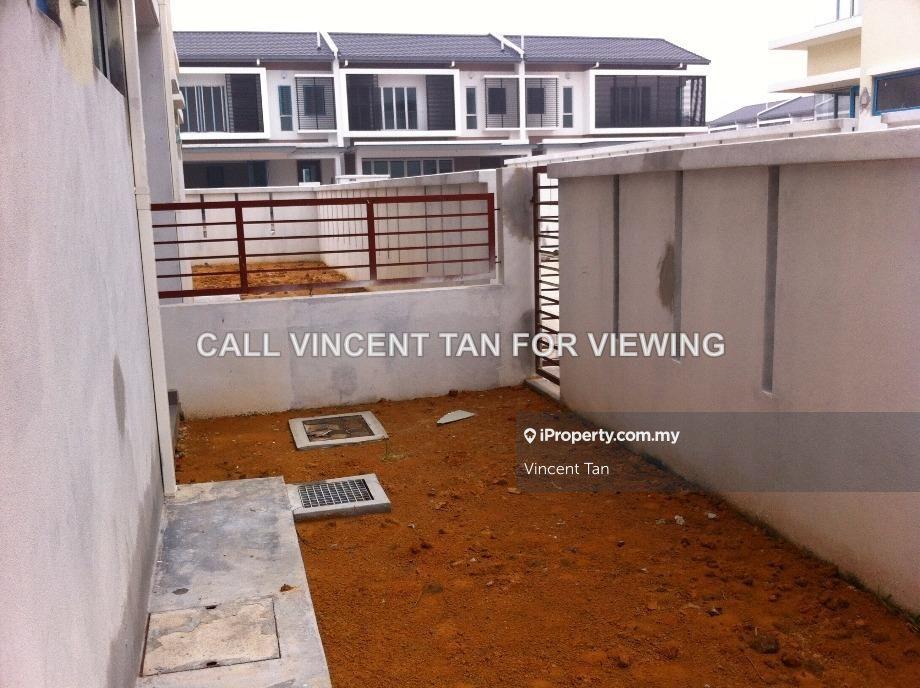 Rumah Berangkai 2 Tingkat untuk Dijual di ELMINA GARINIA CRESSIDA East Garden West Valley, Shah Alam oleh Vincent Tan - iProperty.com.my