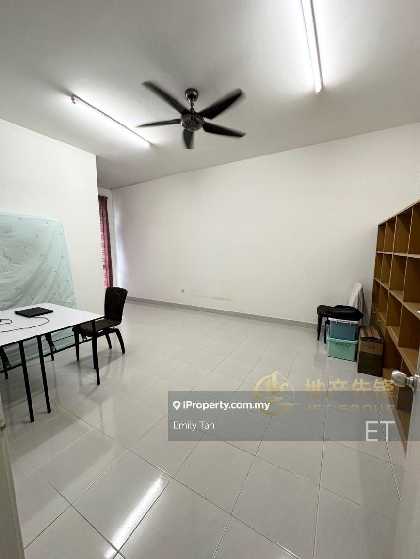 Rumah Berkembar untuk Dijual di Bandar Bukit Tinggi, Klang oleh Emily Tan - iProperty.com.my