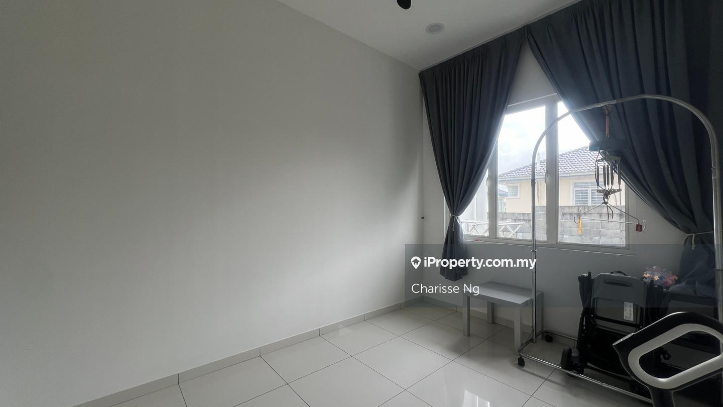 Rumah Berangkai 2 Tingkat untuk Dijual di Taman Semanja, Kajang oleh Charisse Ng - iProperty.com.my