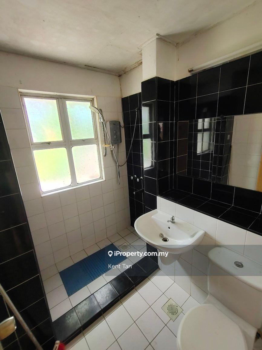 Townhouse for Sale in Taman Equine Park, Seri Kembangan by Kent Tan - iProperty.com.my
