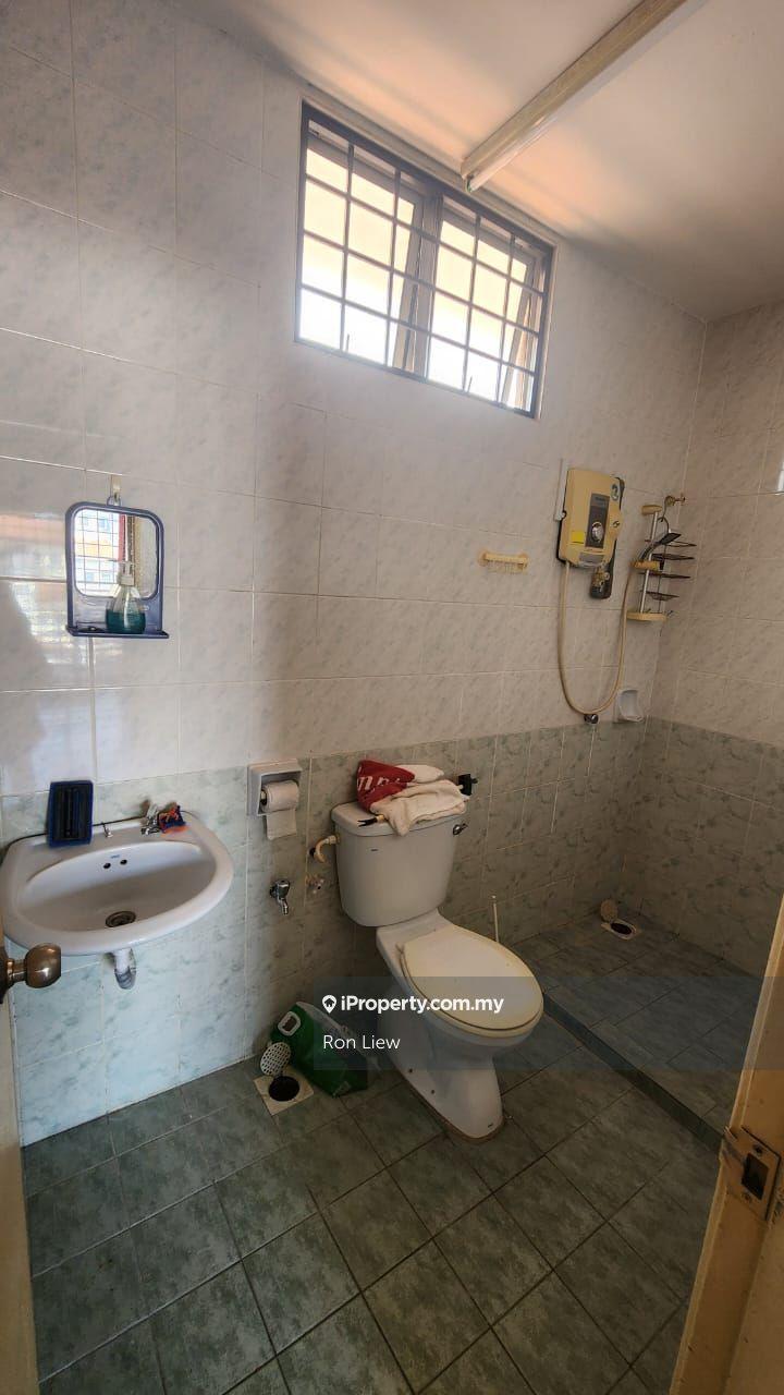 Rumah Berangkai 2.5 Tingkat untuk Dijual di BS 10, BS 11, Taman Bukit Serdang, Seri Kembangan, Seri Kembangan oleh Ron Liew - iProperty.com.my