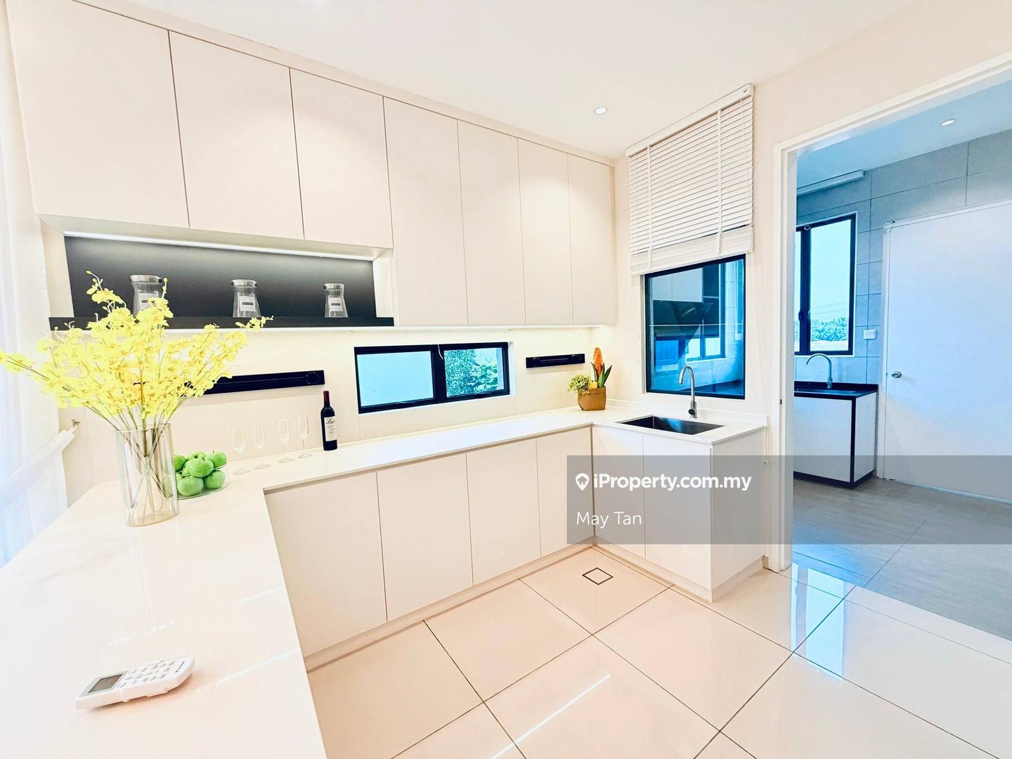 Rumah Berangkai 2 Tingkat untuk Dijual di Phase 3,Full loan, Kluang oleh May Tan - iProperty.com.my