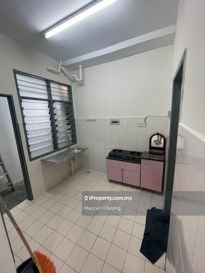 Apartment for Rent in Pangsapuri Lagoon Perdana by Maccen Cheong - iProperty.com.my