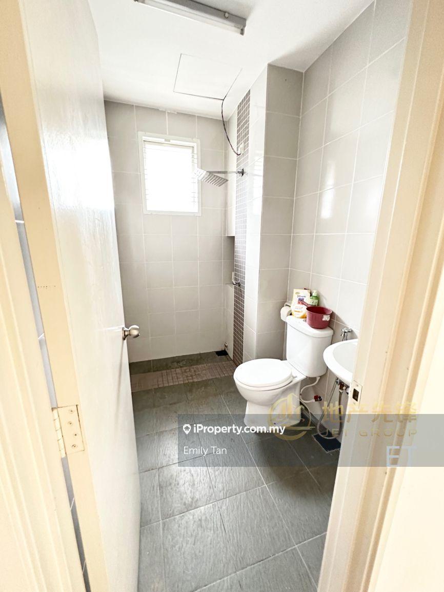 Rumah Berkembar untuk Dijual di Bandar Bukit Tinggi, Klang oleh Emily Tan - iProperty.com.my