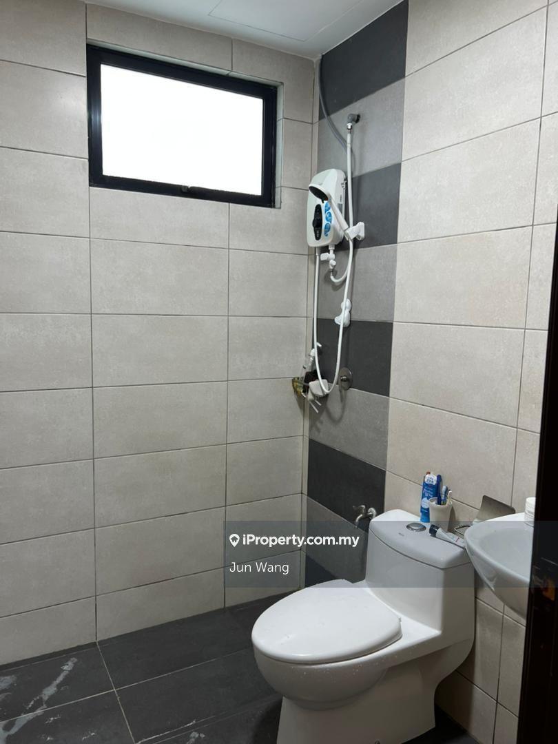 Service Residence for Sale in Molek Regency by Jun Wang - iProperty.com.my