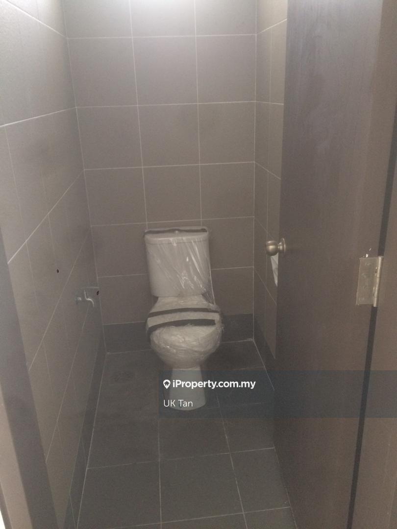 Shop for Sale in Bandar Rimbayu, Tanjong Duabelas by UK Tan - iProperty.com.my