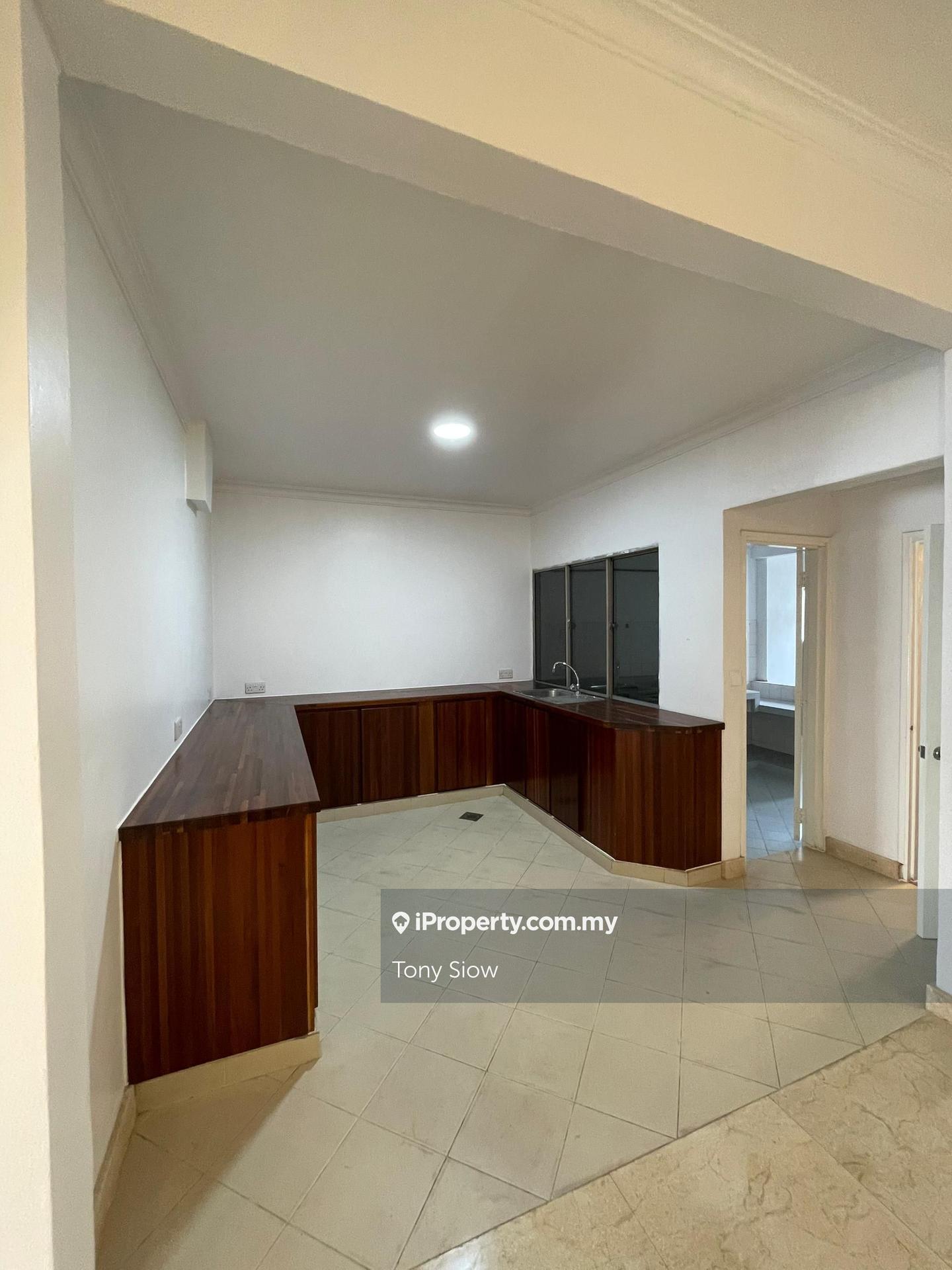 Rumah Berangkai 2 Tingkat untuk Dijual di Usj 5, Subang Jaya oleh Tony Siow - iProperty.com.my