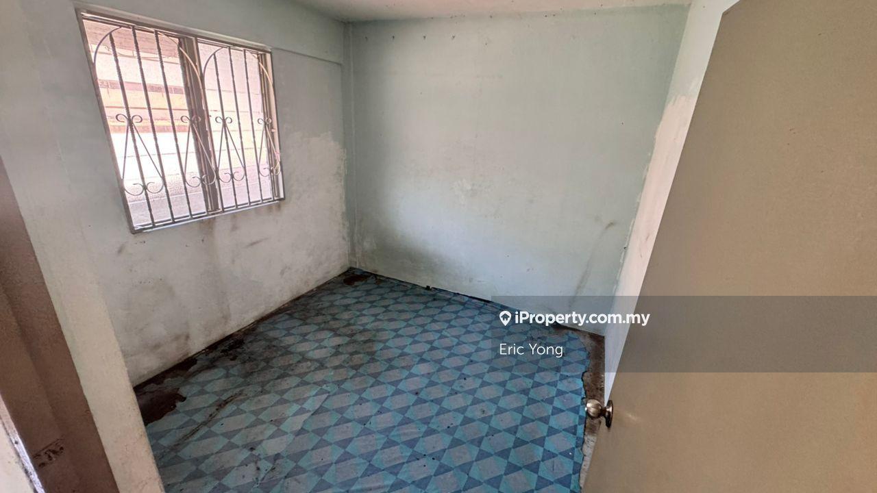 Flat for Sale in Flat Taman Ungku Tun Aminah by Eric Yong - iProperty.com.my