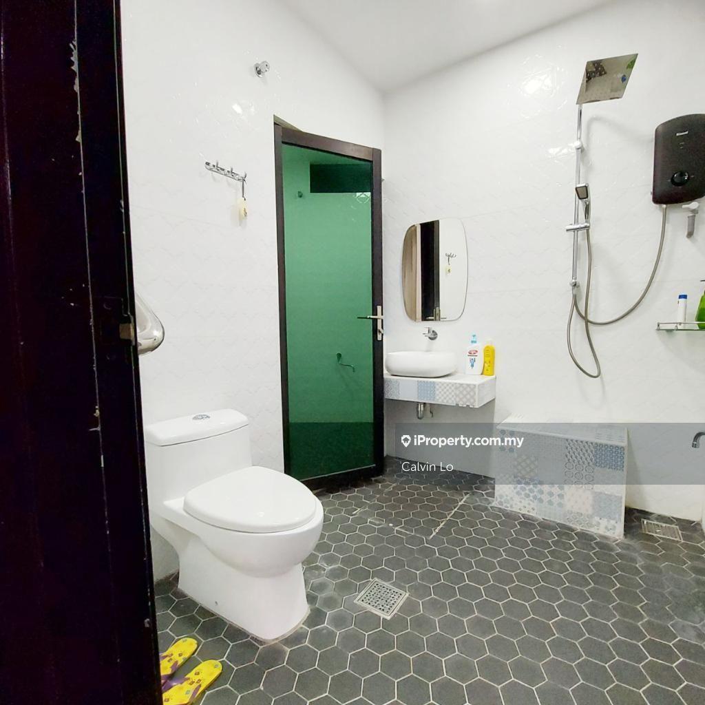 Rumah Berangkai 3 Tingkat untuk Dijual di Kinrara Residence, Puchong oleh Calvin Lo - iProperty.com.my