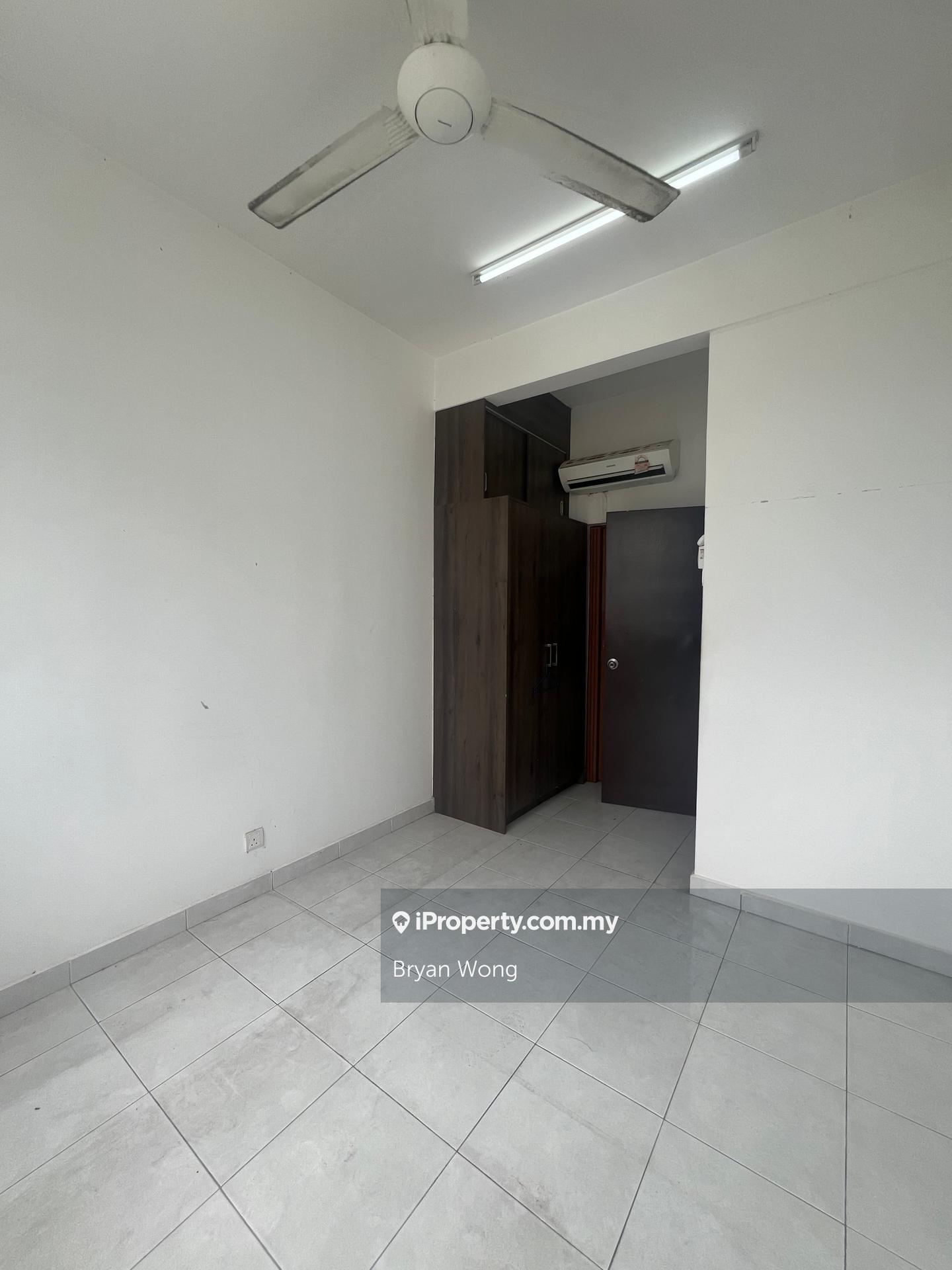 Pangsapuri untuk Dijual di Pangsapuri Saujana Permai 1 oleh Bryan Wong - iProperty.com.my