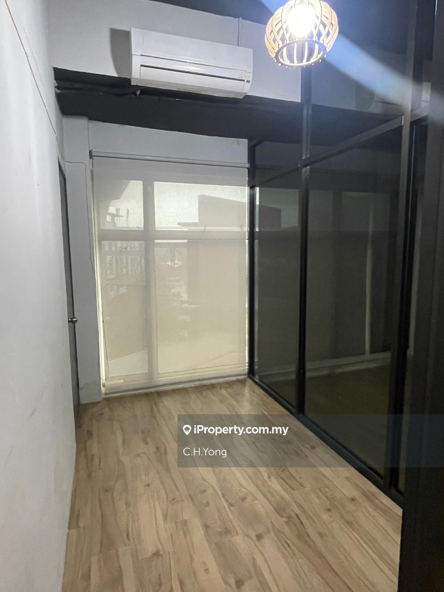 Pejabat untuk Disewa di Bandar Putra Permai, Seri Kembangan oleh C.H.Yong - iProperty.com.my