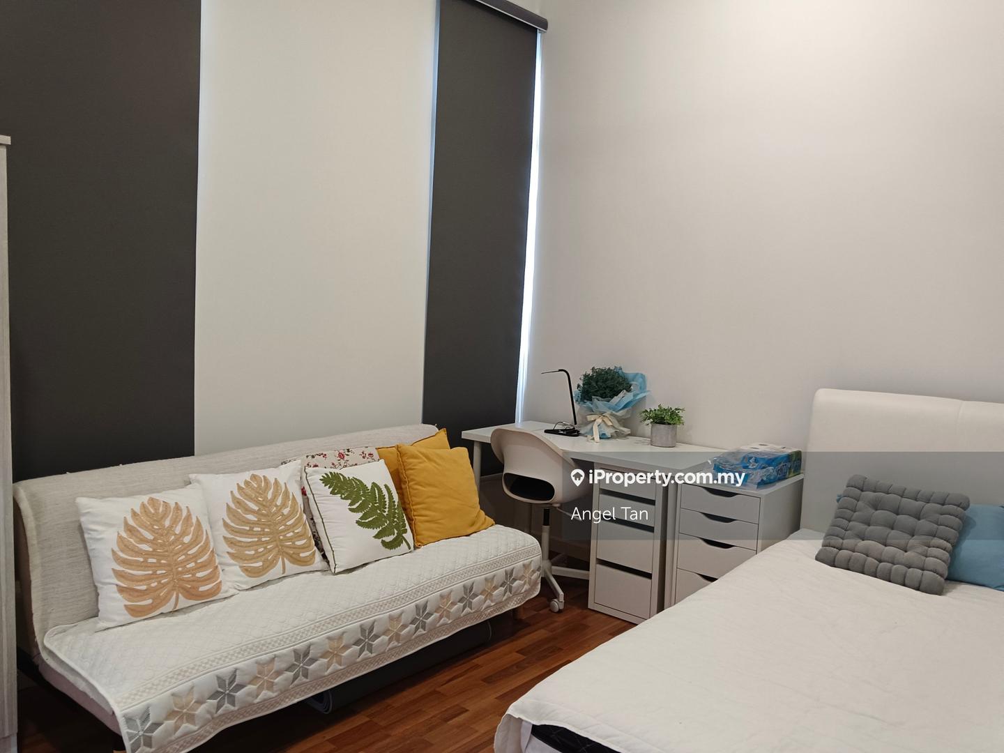 Rumah Kluster untuk Dijual di Tenderfields @ Eco Majestic Renovated 32x70, Semenyih oleh Angel Tan - iProperty.com.my