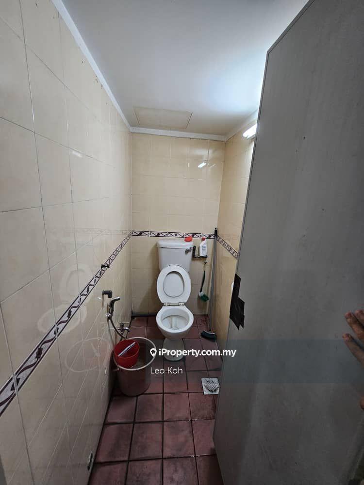 Shop for Sale in Red Ruby Shoplot Taman Universiti Indah, Seri Kembangan by Leo Koh - iProperty.com.my