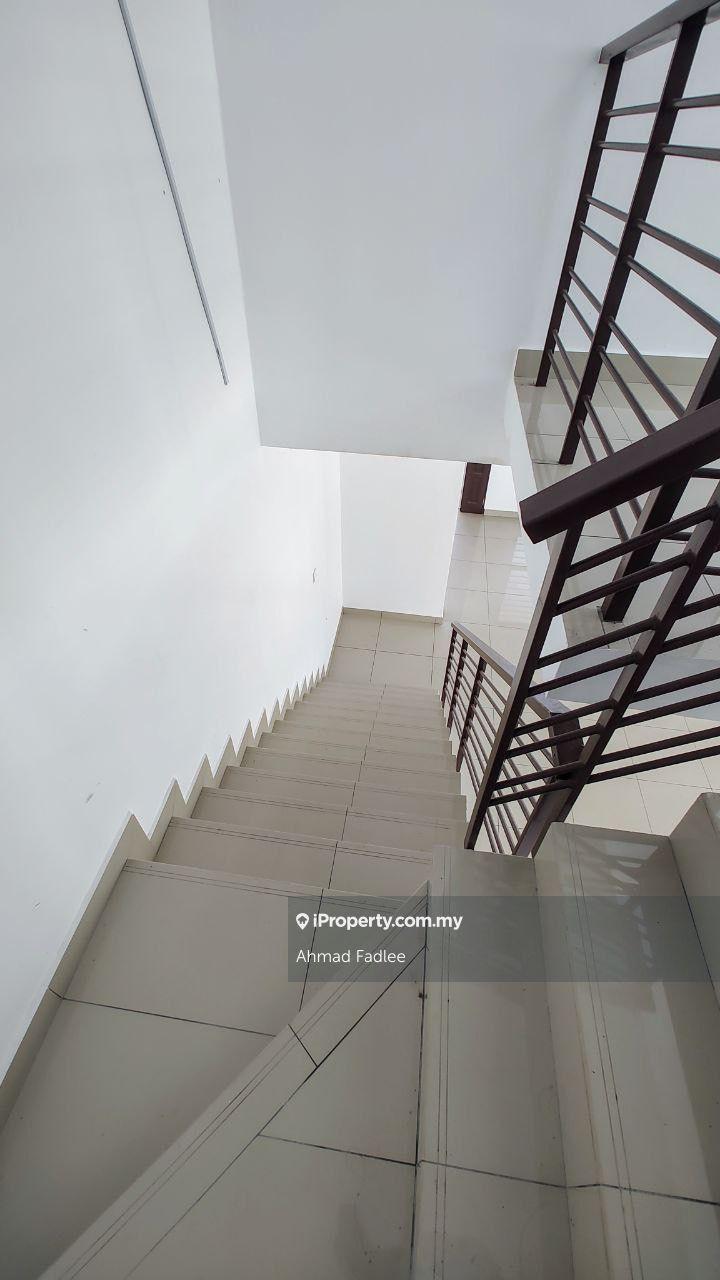 Rumah Berangkai 2 Tingkat untuk Dijual di Taman Saujana Sekata, Bangi oleh Ahmad Fadlee - iProperty.com.my
