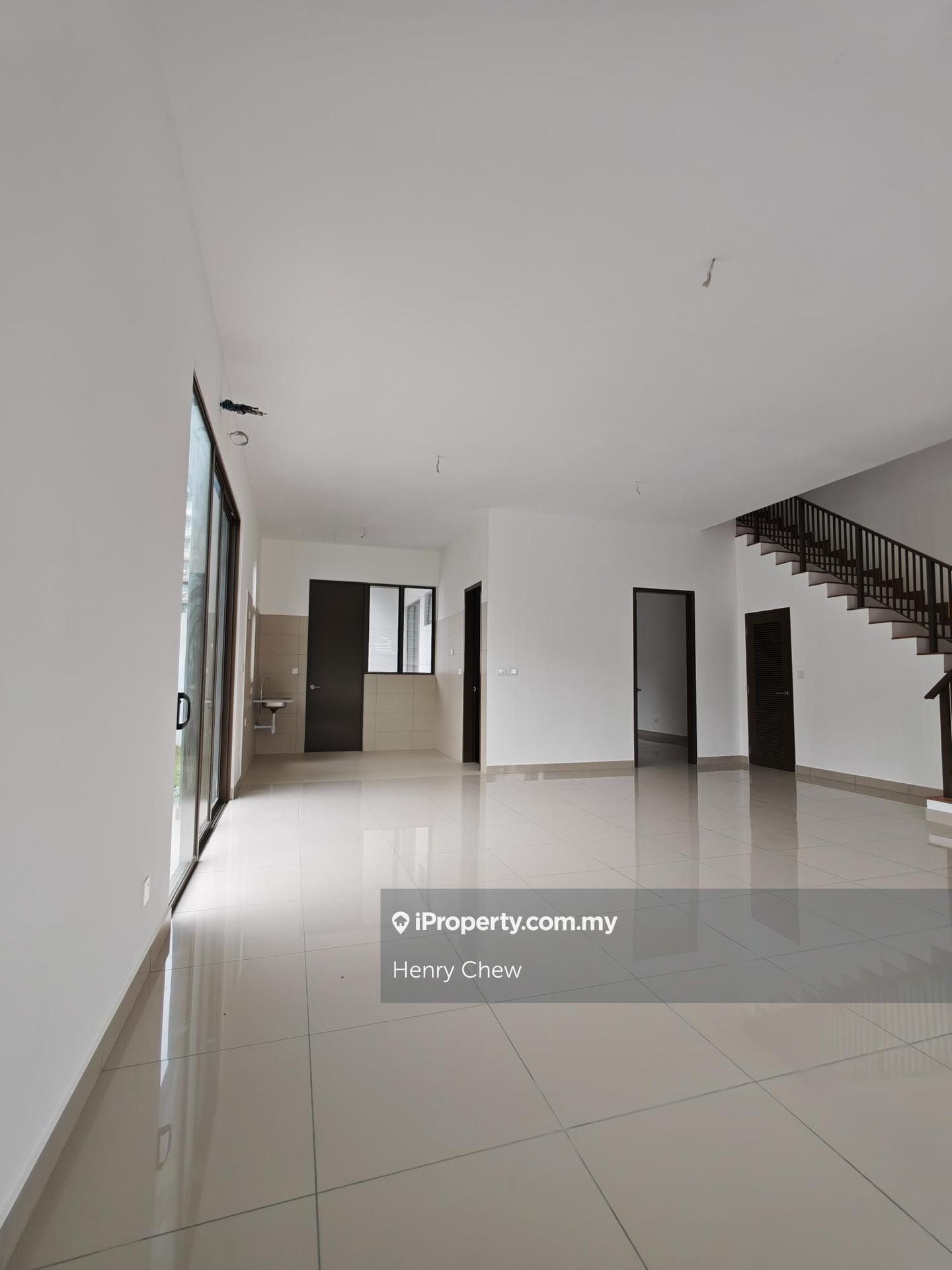 Rumah Berkembar untuk Dijual di Bandar Bukit Puchong, Puchong oleh Henry Chew - iProperty.com.my