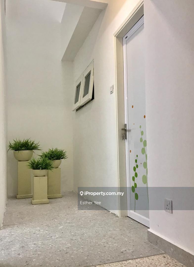 Rumah Berangkai 3 Tingkat untuk Dijual di Dataran Ukay, Ampang oleh Esther Yee - iProperty.com.my
