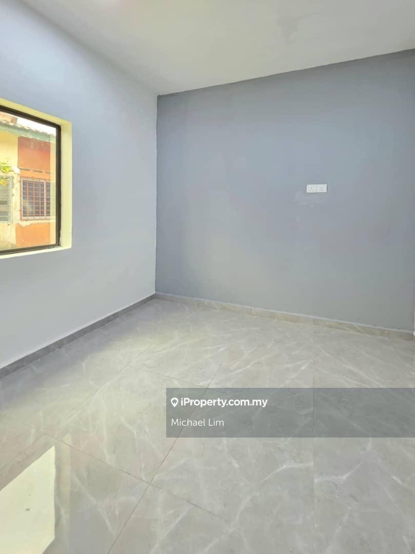 Rumah Berangkai 1 Tingkat untuk Dijual di Taman Telok, Telok Panglima Garang oleh Michael Lim - iProperty.com.my