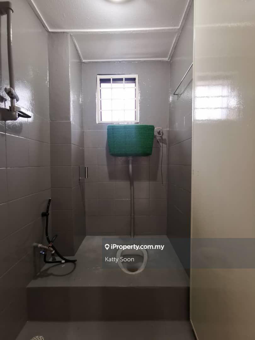 Pangsapuri untuk Dijual di Pangsapuri Kempas oleh Katty Soon - iProperty.com.my