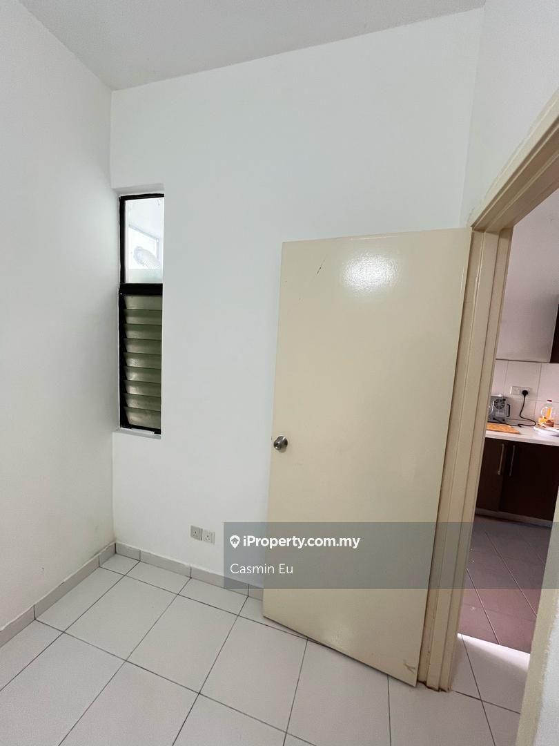 Service Residence for Sale in Jentayu Residensi @ Tampoi by Casmin Eu - iProperty.com.my
