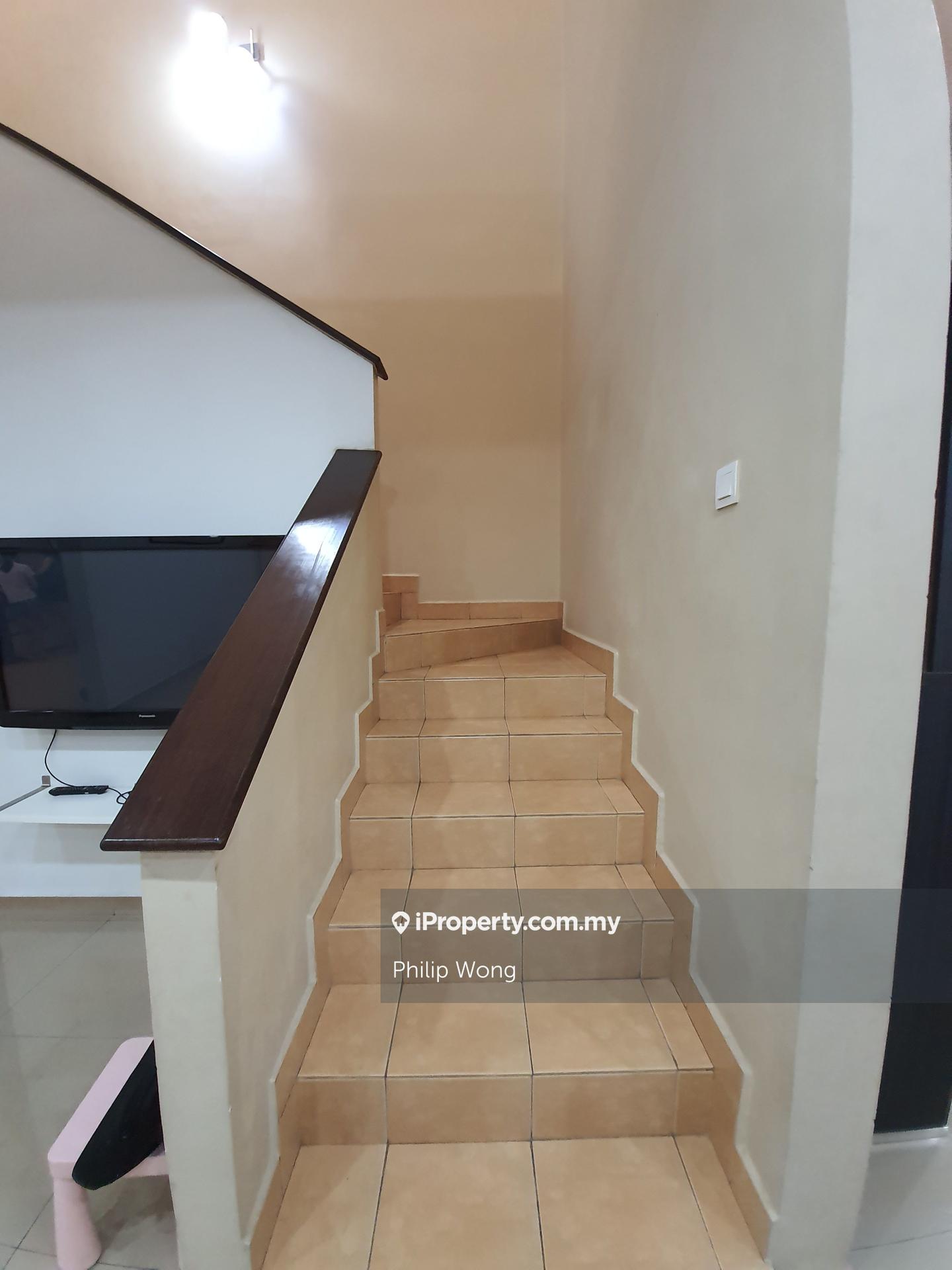 Rumah Berangkai 2 Tingkat untuk Dijual di Taman Prima Tropika, Seri Kembangan oleh Philip Wong - iProperty.com.my
