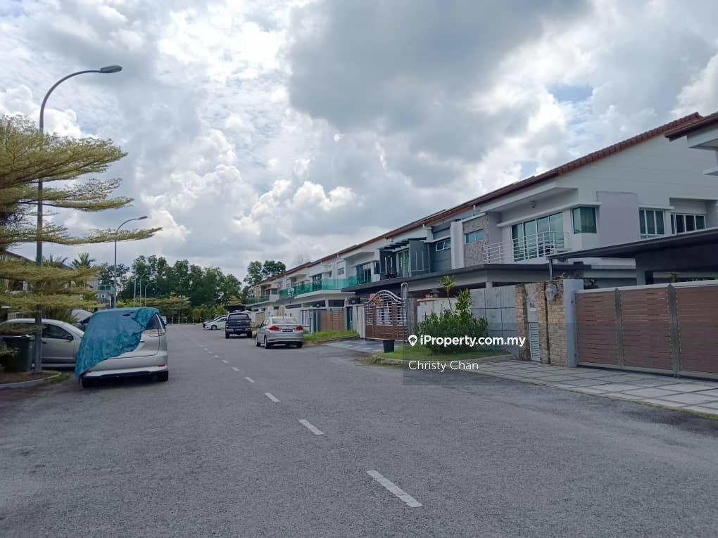 Rumah Berkembar untuk Dijual di Taman Equine, Seri Kembangan oleh Christy Chan - iProperty.com.my