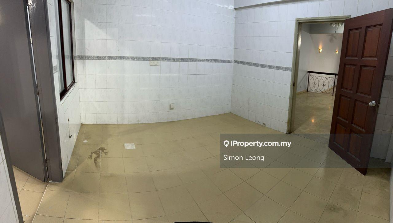 Rumah Berangkai 2 Tingkat untuk Dijual di Bukit Jelutong, Shah Alam oleh Simon Leong - iProperty.com.my