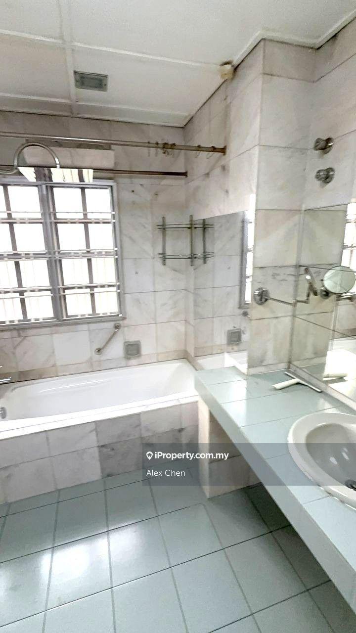 Rumah Berkembar untuk Dijual di Sungai Long, Bandar Sungai Long oleh Alex Chen - iProperty.com.my