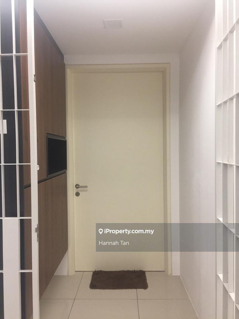 Condominium for Sale in Lakefront Residence by Hannah Tan - iProperty.com.my