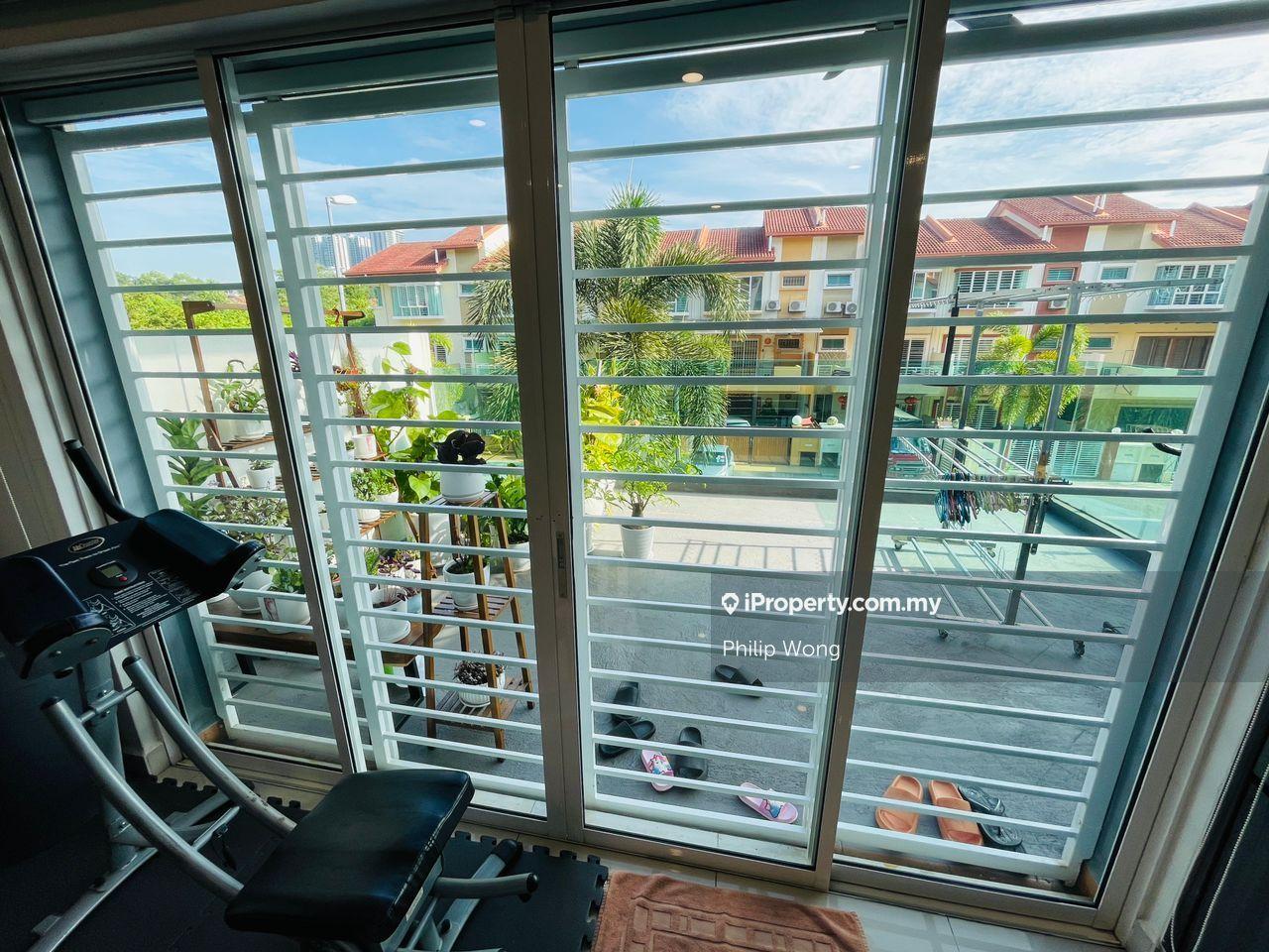 Rumah Berangkai 2.5 Tingkat untuk Dijual di Taman Bukit Serdang, Seri Kembangan, Seri Kembangan oleh Philip Wong - iProperty.com.my